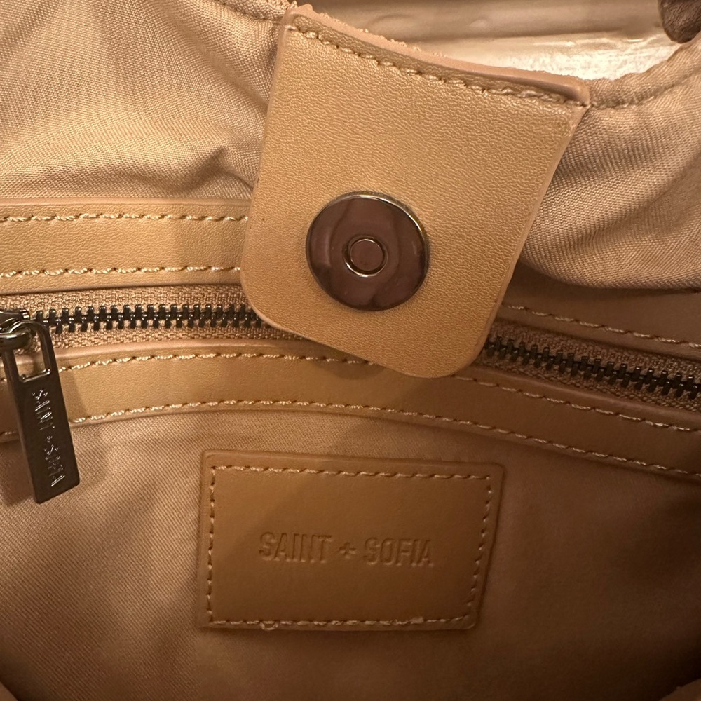 NEW Soho Shoulder Tote Bag in Tan - Picture 5 of 8